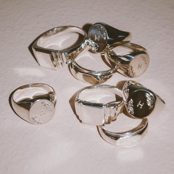 Sterling silver signet ring - Picture 4 of 6